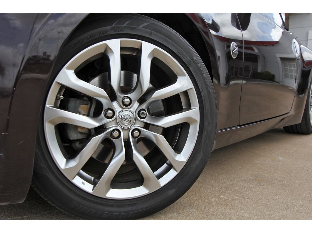 Used 2010 Nissan 370Z Touring image 22