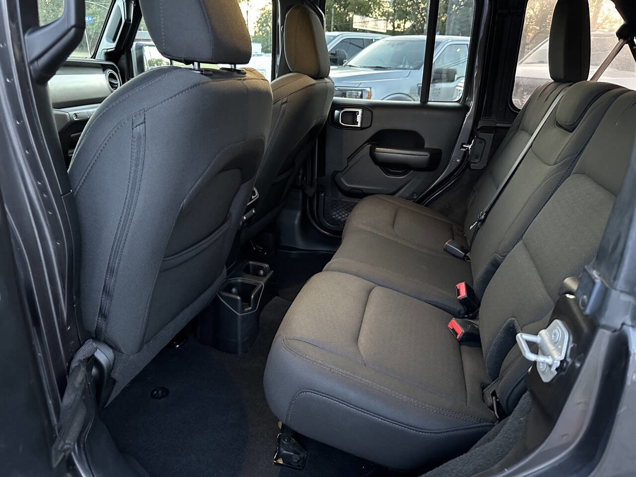 Used 2019 Jeep Wrangler Unlimited Sport S AWD/4WD image 44