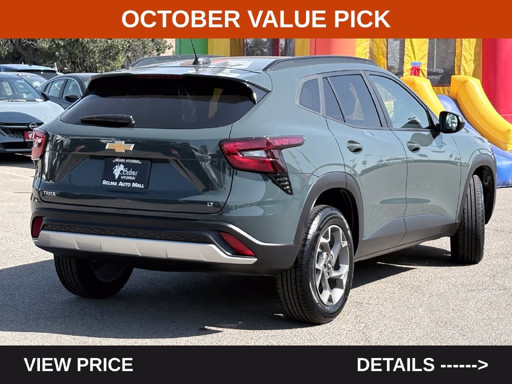Used 2025 Chevrolet Trax LT FWD image 5