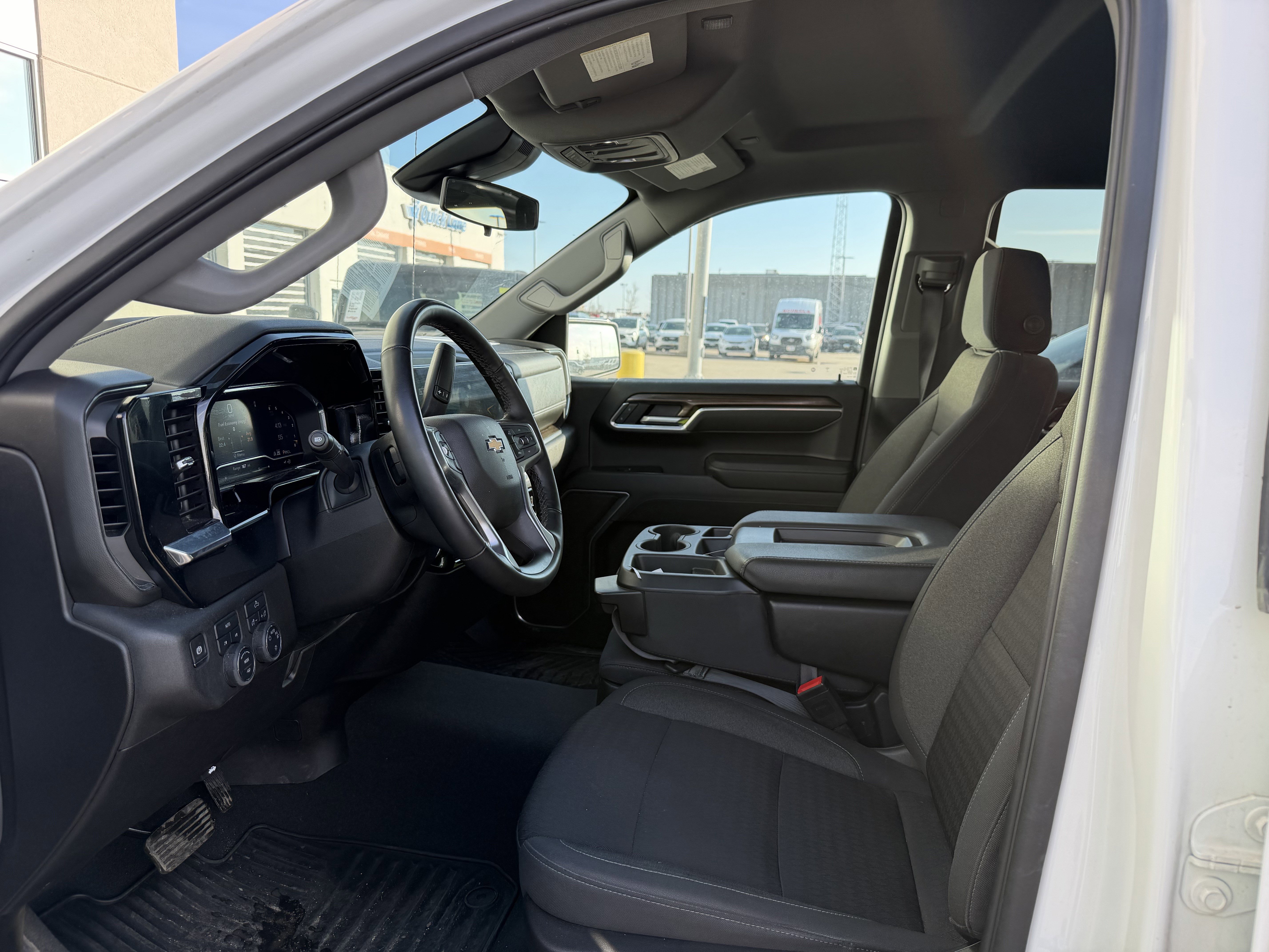 Used 2025 Chevrolet Silverado 1500 LT AWD/4WD image 11