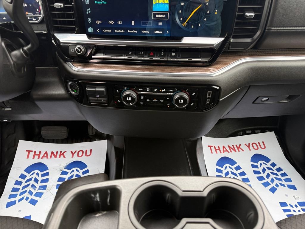 Used 2024 Chevrolet Silverado 3500 LT image 11