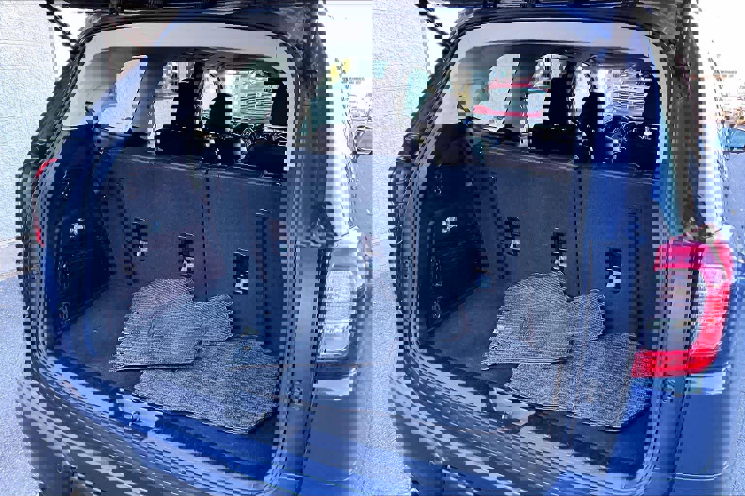 Used 2023 Subaru Ascent Limited w/ Technology Package image 33