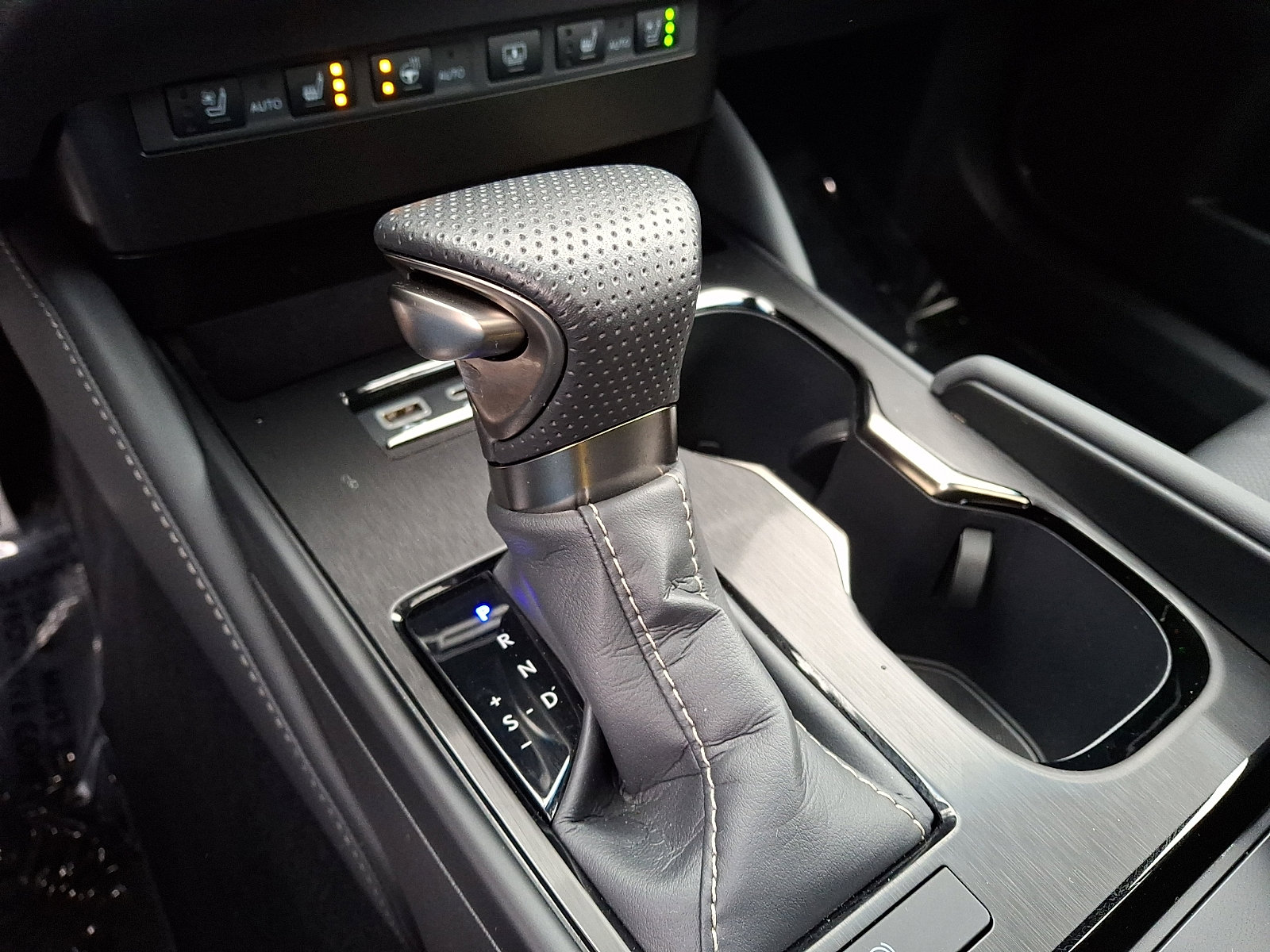 Used 2025 Lexus ES 350 F Sport w/ Accessory Package (Z1) image 22