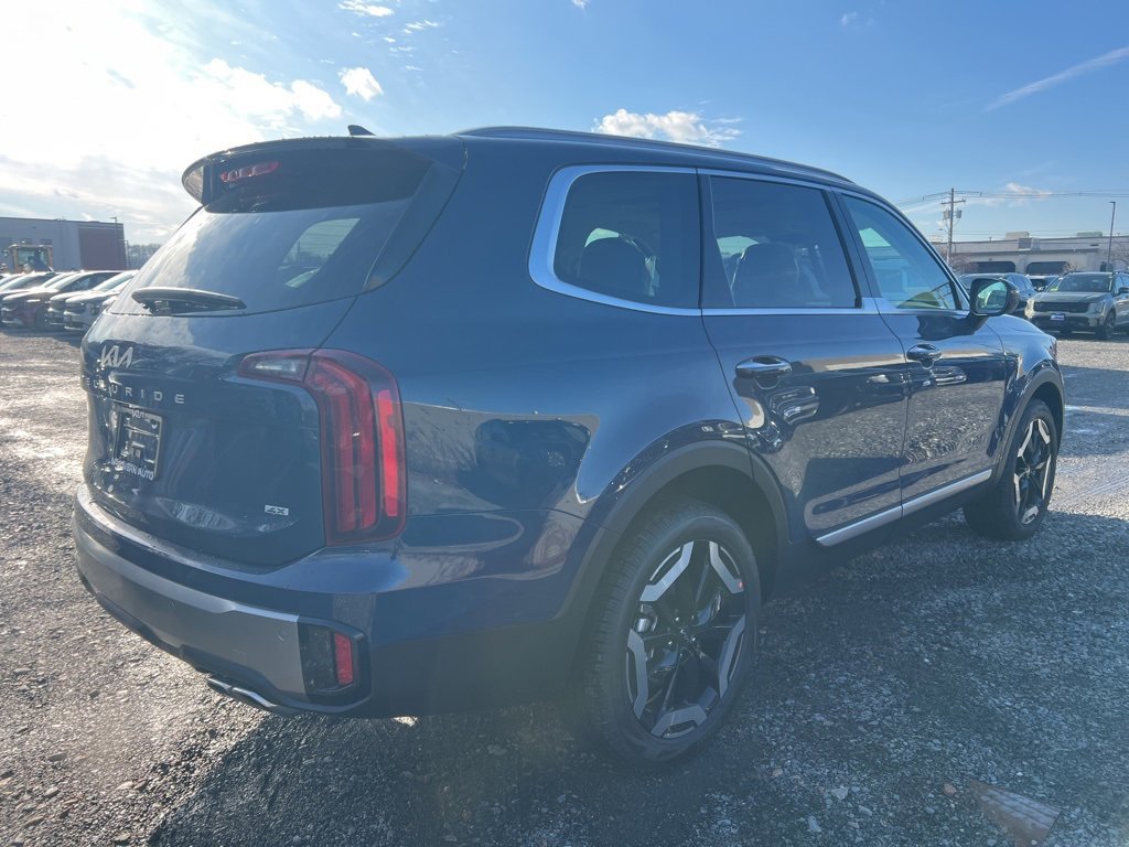New 2025 Kia Telluride S image 4
