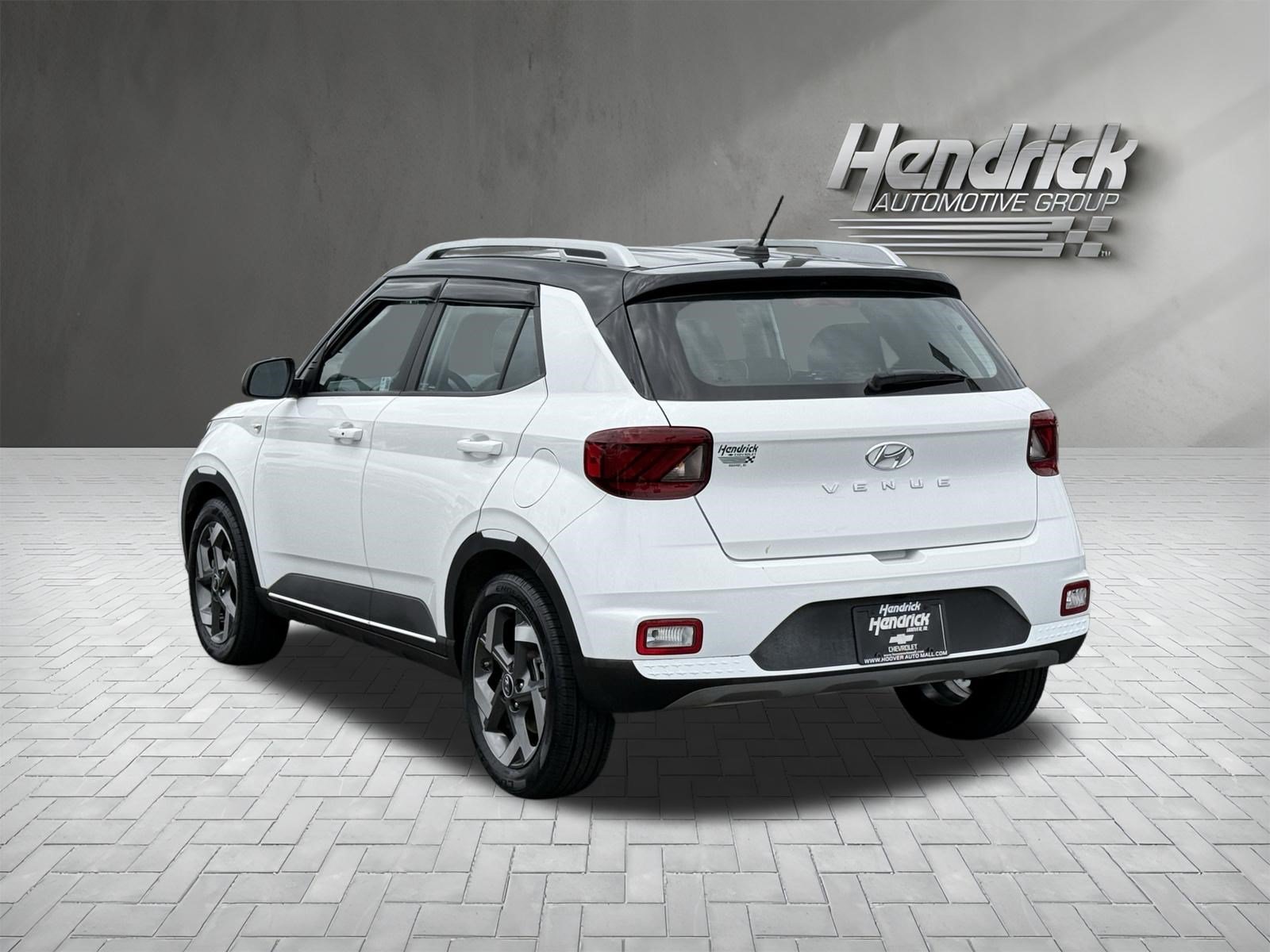 Used 2024 Hyundai Venue Limited FWD image 8