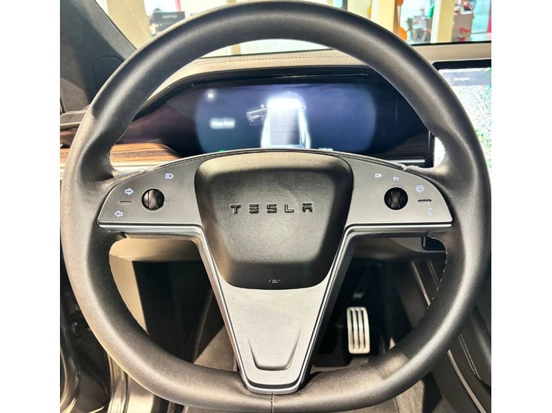 Used 2024 Tesla Model X image 25