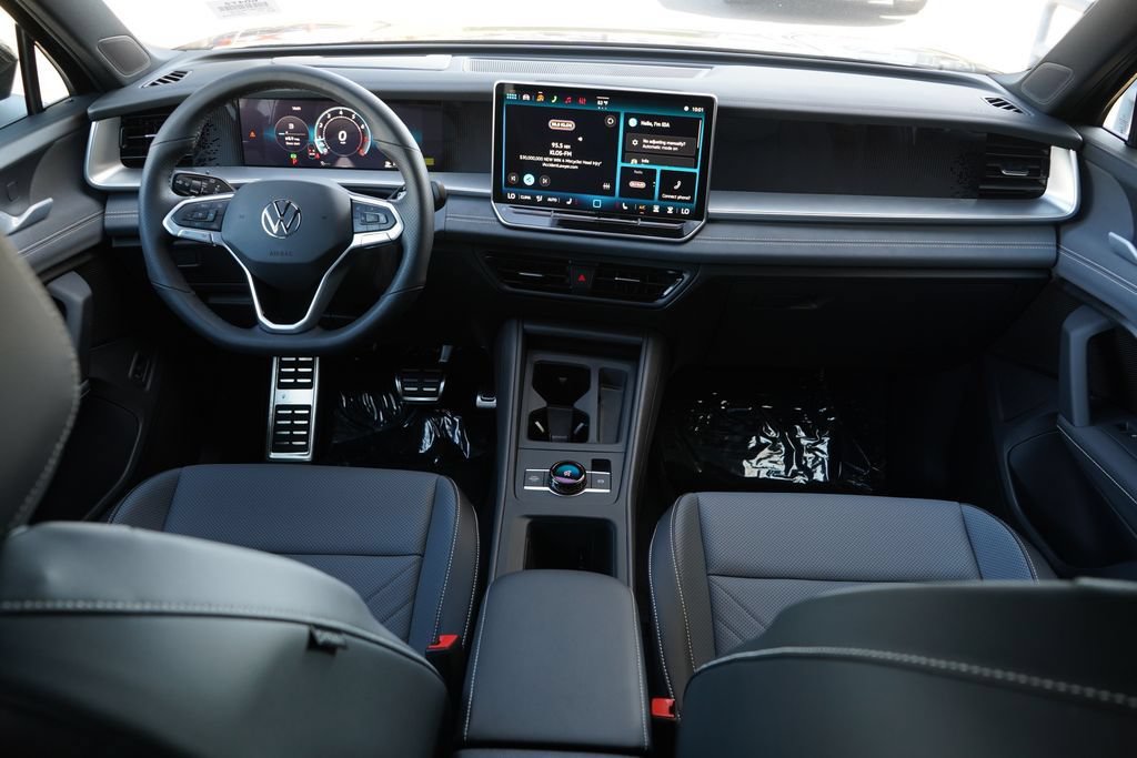 New 2026 Volkswagen Tiguan SE R-Line AWD/4WD image 7