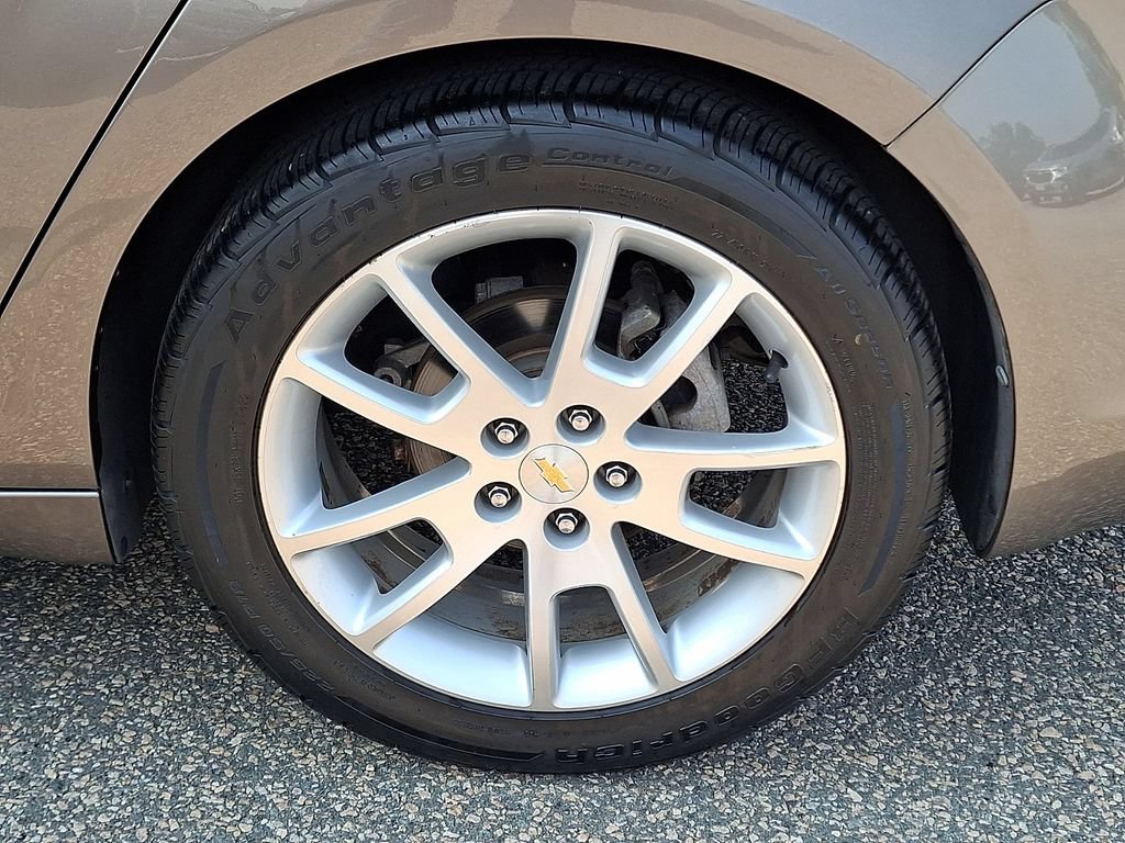 Used 2011 Chevrolet Malibu LTZ FWD image 9