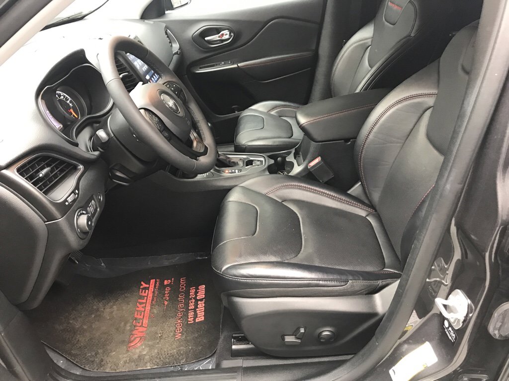 Used 2022 Jeep Cherokee Trailhawk w/ Premium Leather Package image 9