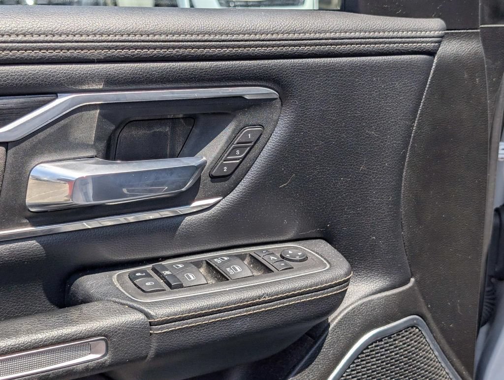 Used 2023 RAM 1500 Laramie AWD/4WD image 16