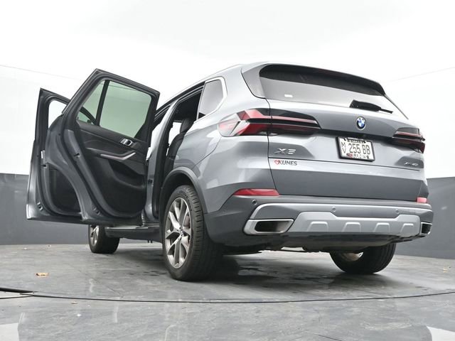 Used 2024 BMW X5 xDrive40i AWD/4WD image 71