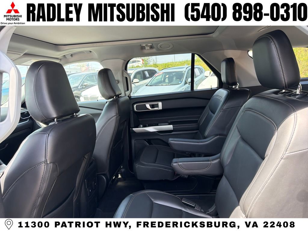 Used 2022 Ford Explorer XLT w/ Equipment Group 202A image 10