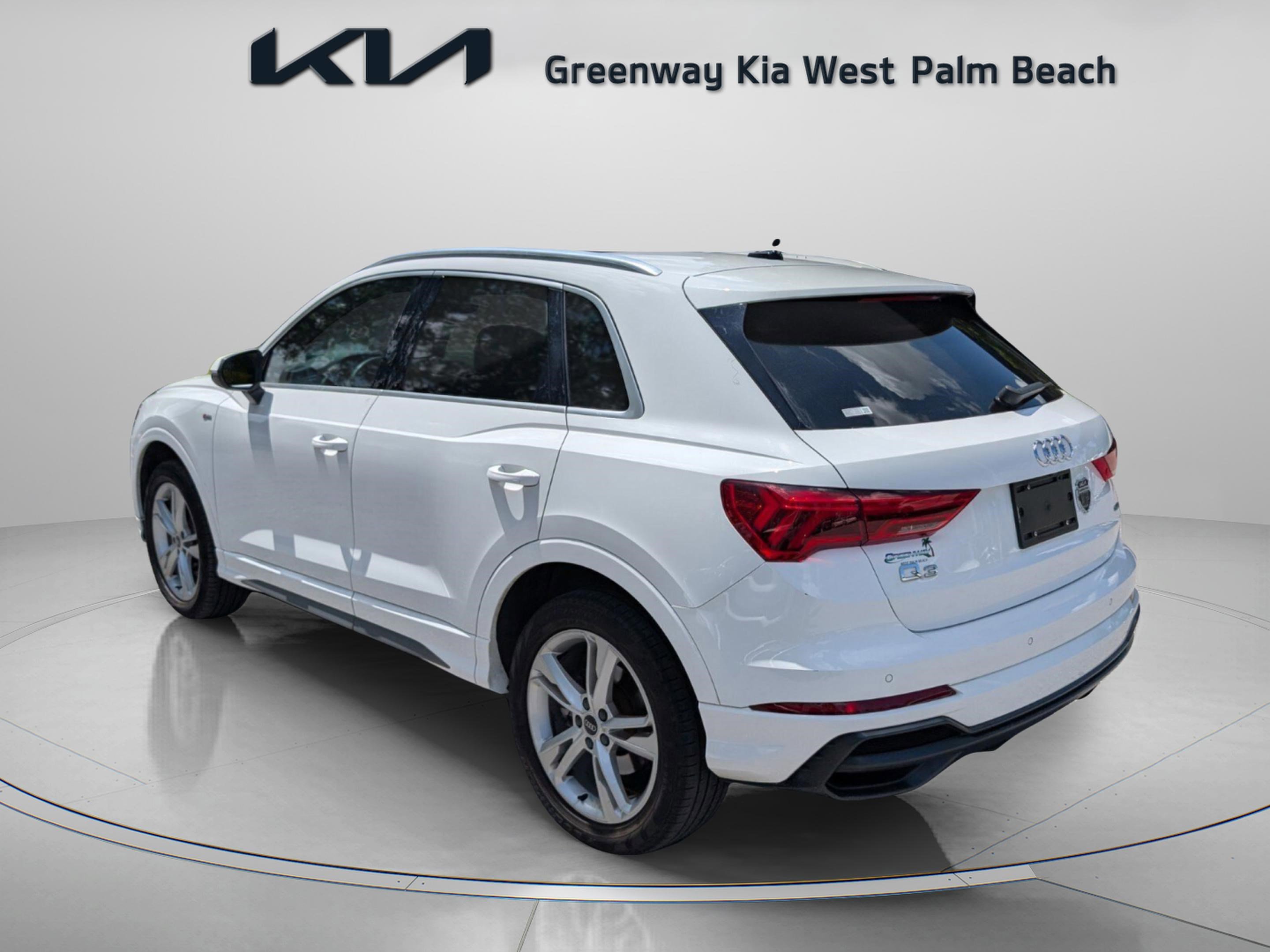Used 2021 Audi Q3 2.0T Premium w/ Convenience Package AWD/4WD image 5