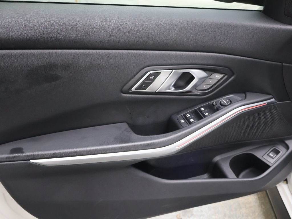 Used 2022 BMW 330i Sedan w/ M Sport Package RWD image 15