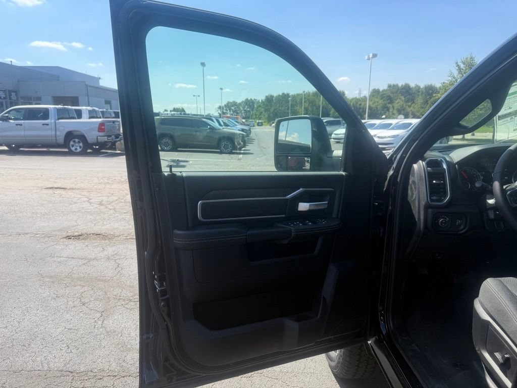 New 2026 RAM 2500 Big Horn AWD/4WD image 12