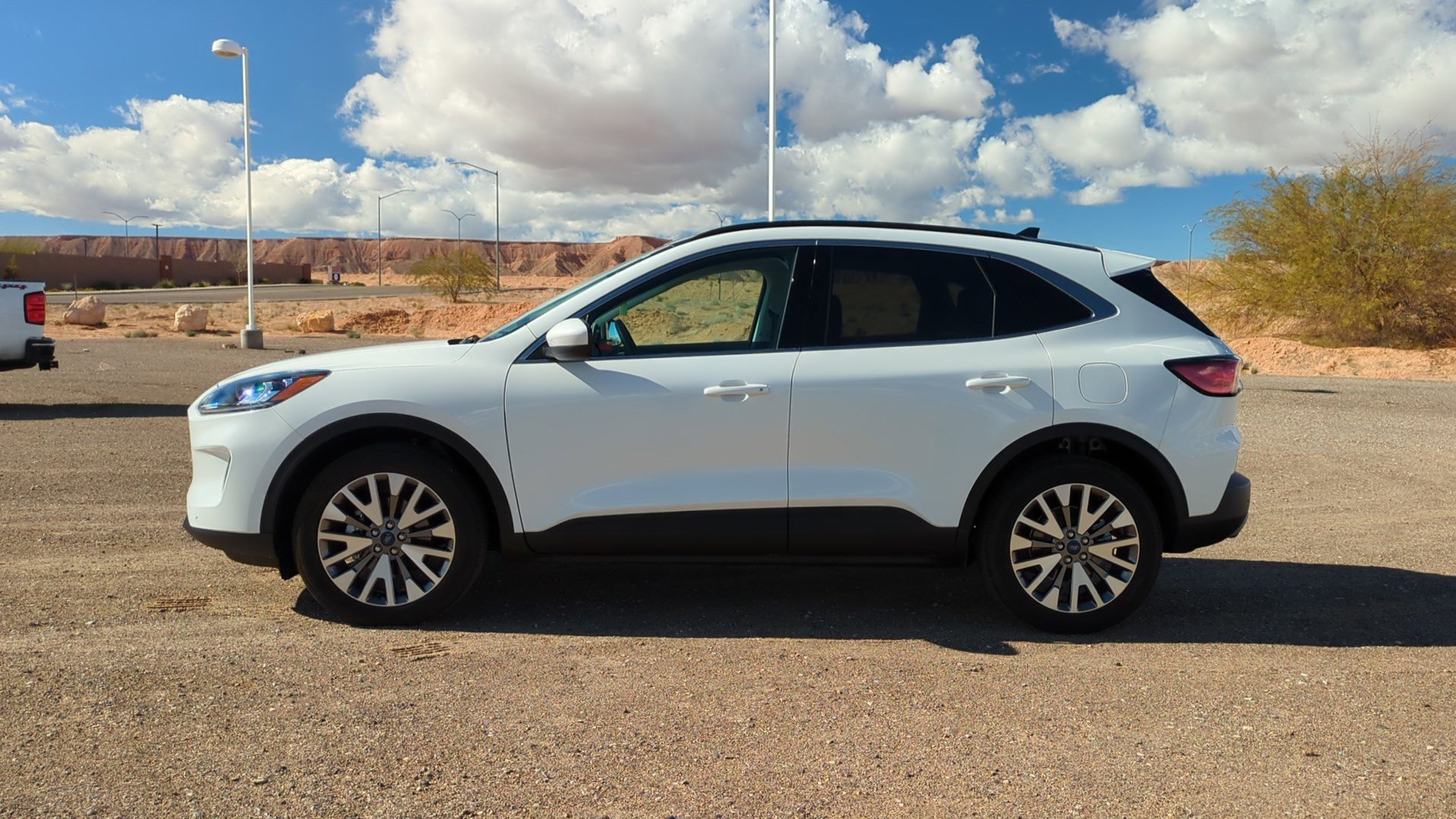 Used 2022 Ford Escape Titanium w/ Class II Trailer Tow Package image 6