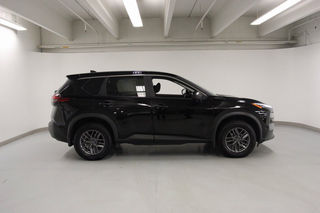 Used 2023 Nissan Rogue S image 5