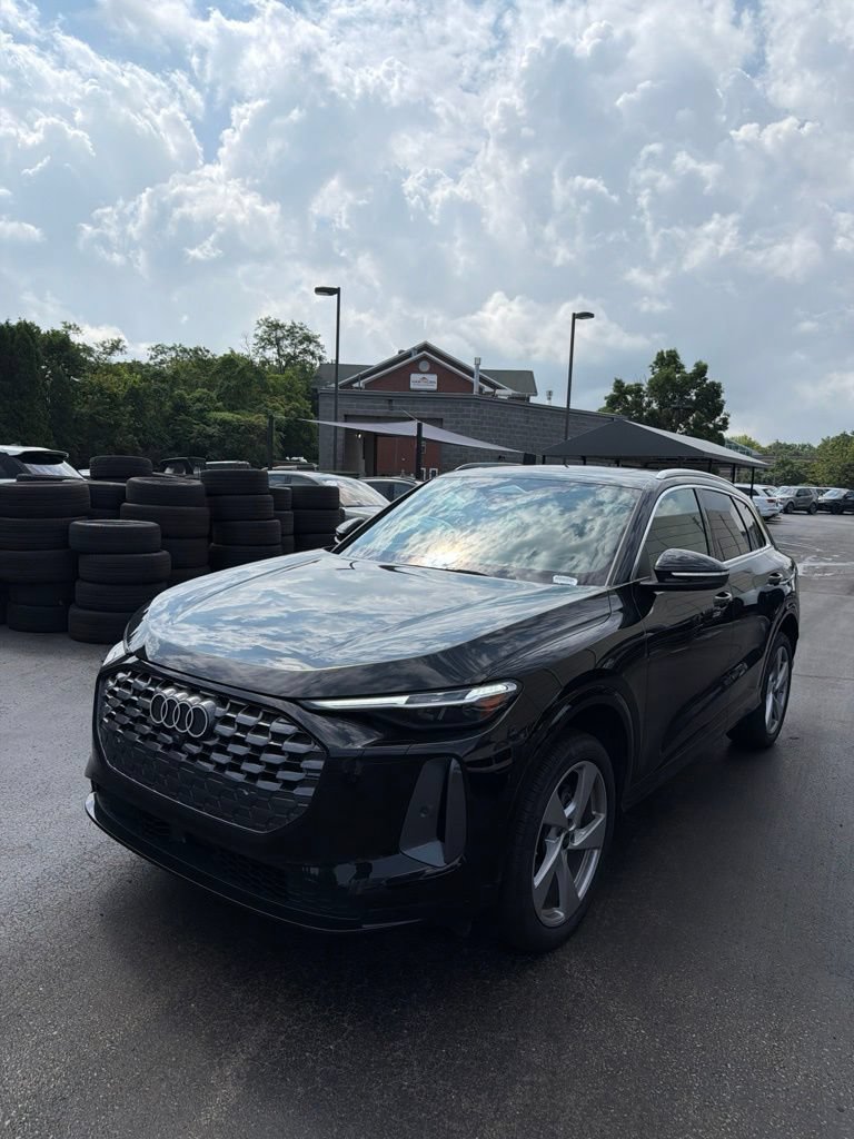 Certified 2025 Audi Q5 Premium Plus w/ Premium Plus