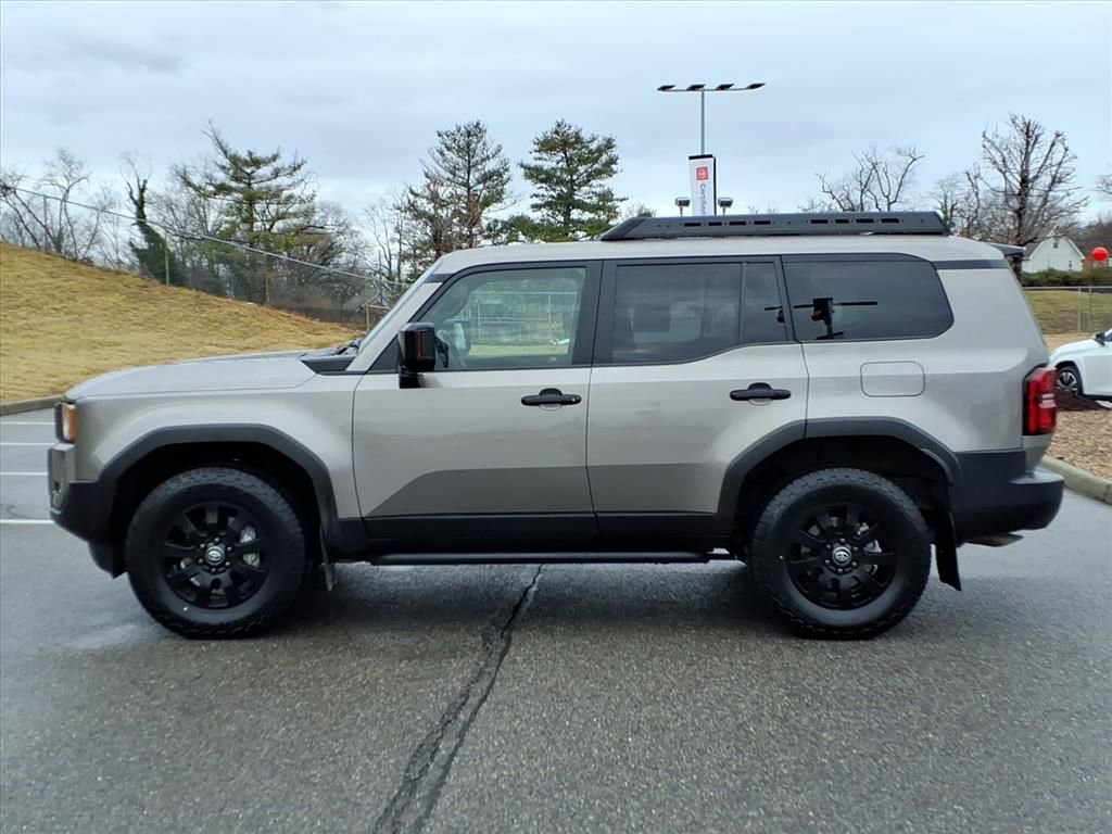 Certified 2024 Toyota Land Cruiser image 7