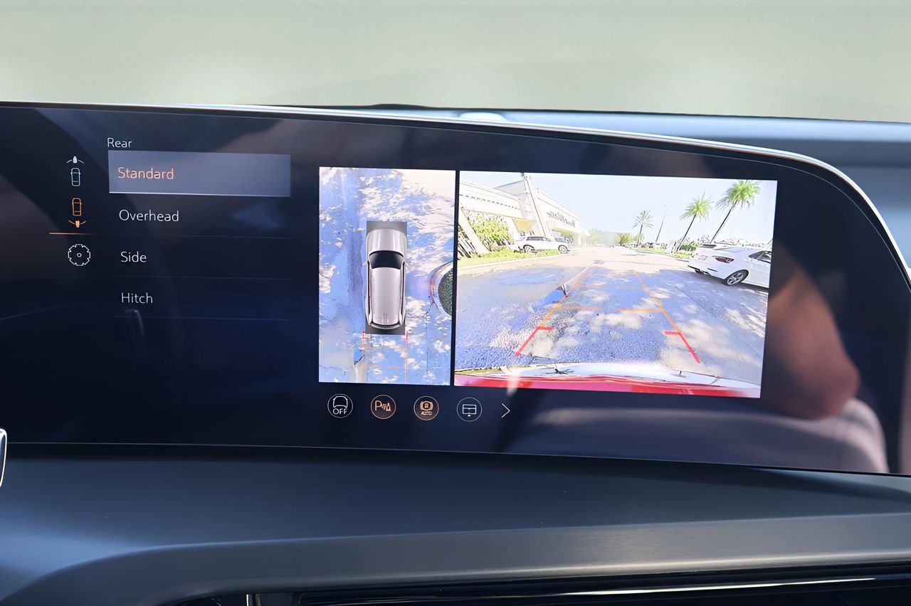 New 2026 Cadillac Vistiq Sport image 26