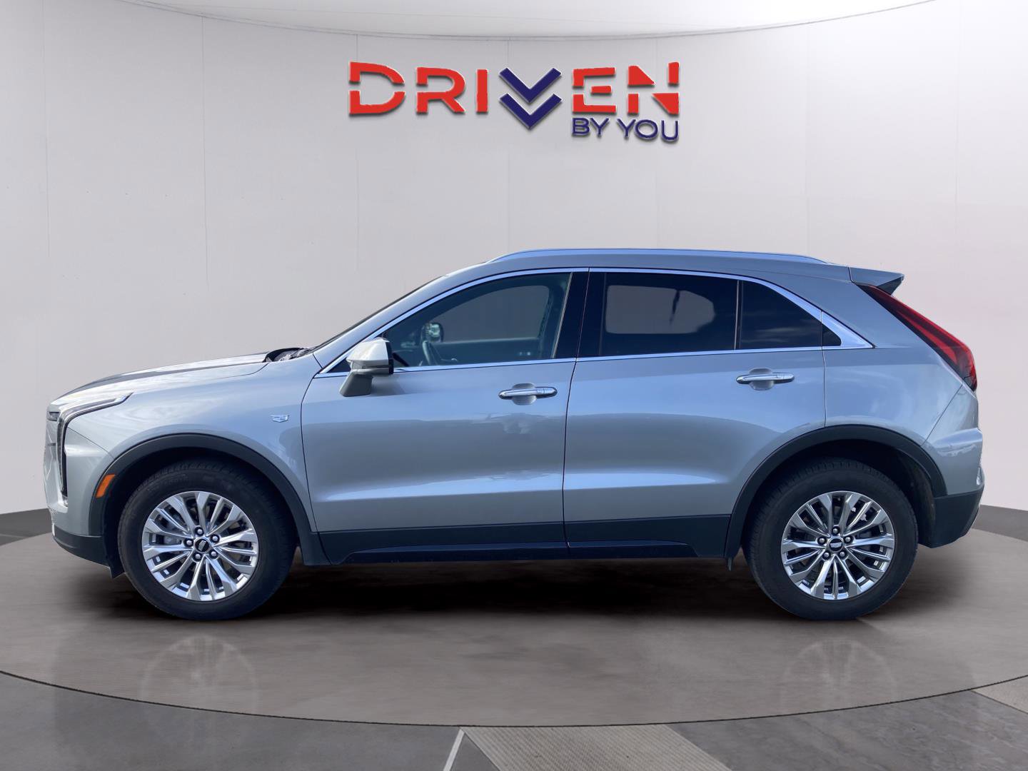 Used 2024 Cadillac XT4 Premium Luxury image 3