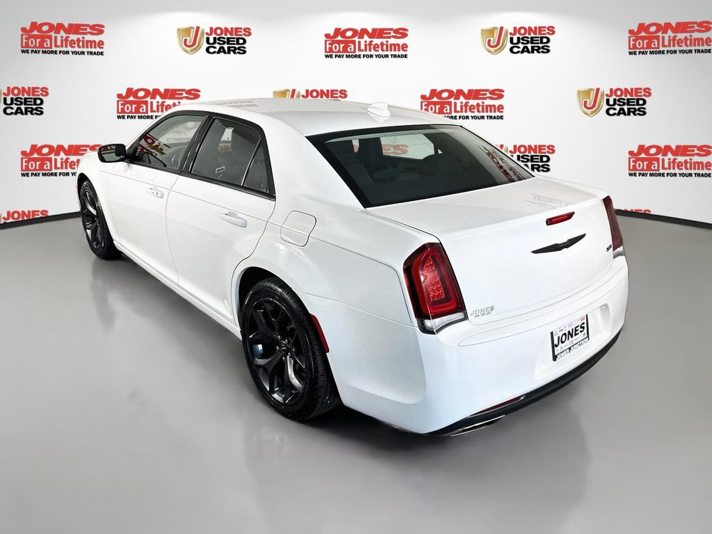 Used 2023 Chrysler 300 Touring w/ Sport Appearance Package RWD image 2