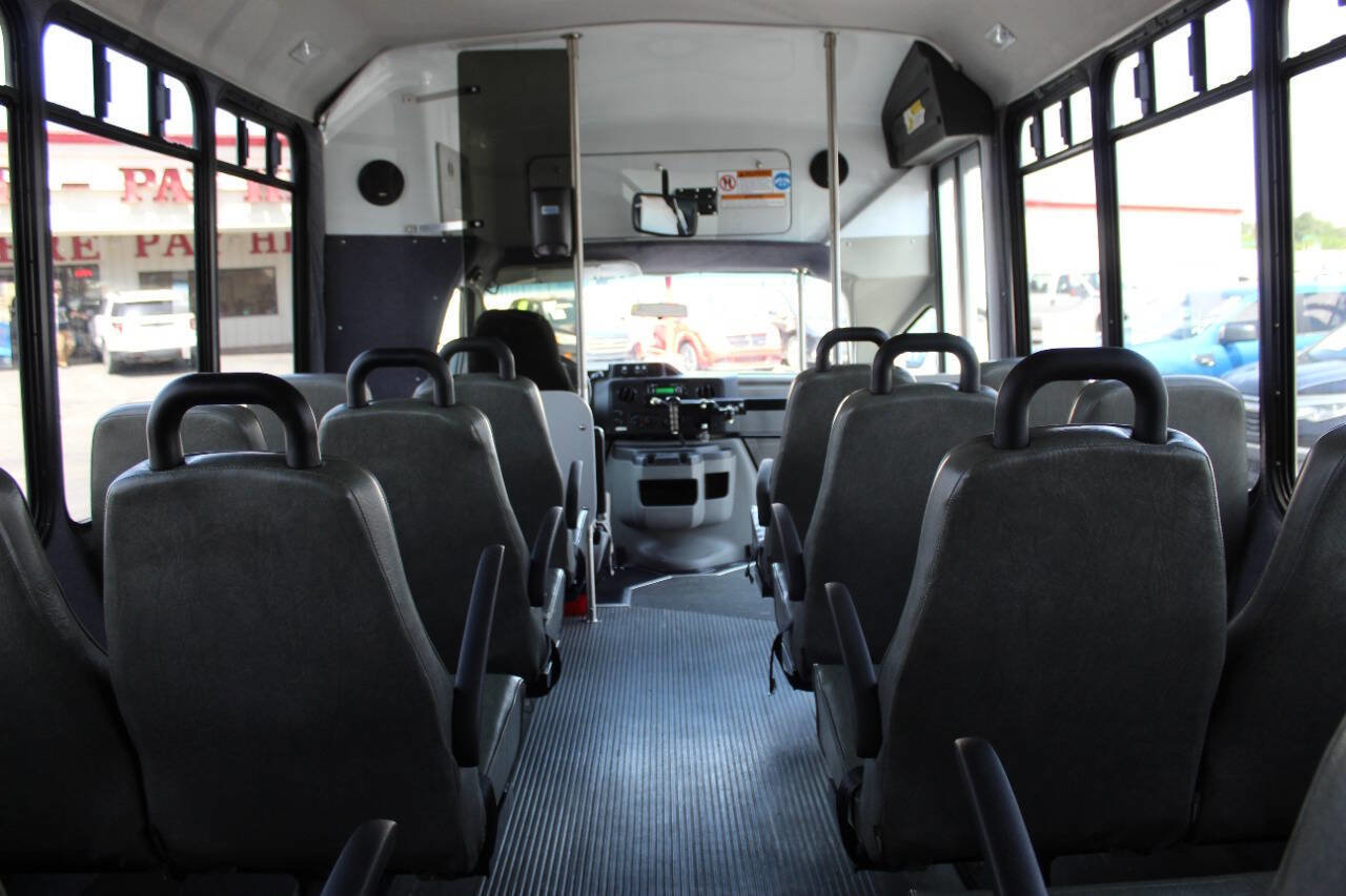 Used 2013 Ford E-450 and Econoline 450 Super Duty w/ Shuttle Bus Prep Pkg RWD image 22