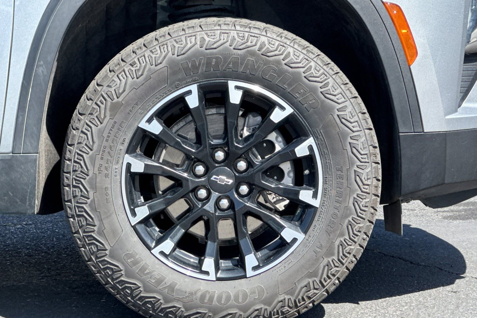 Used 2025 Chevrolet Traverse Z71 image 43