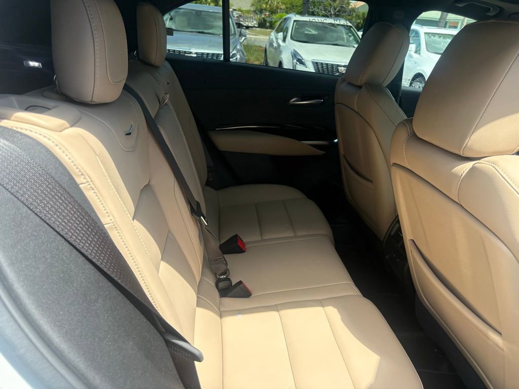 Certified 2024 Cadillac XT4 Luxury w/ Cold Weather Package FWD image 16