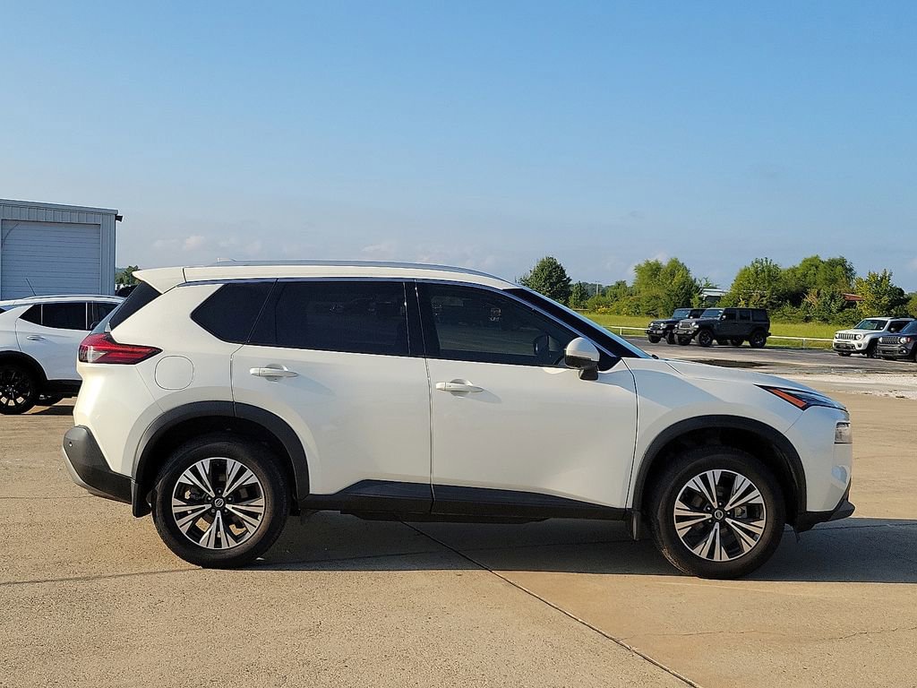 Used 2021 Nissan Rogue SV w/ Premium Package image 6