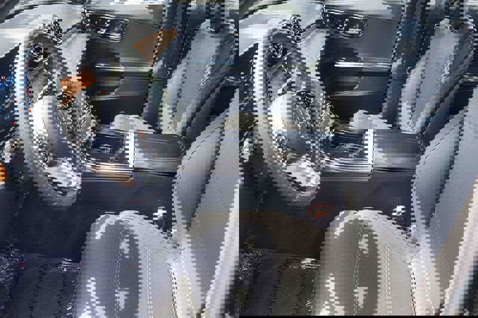 Used 2025 Mercedes-Benz C 300 4MATIC Sedan image 17