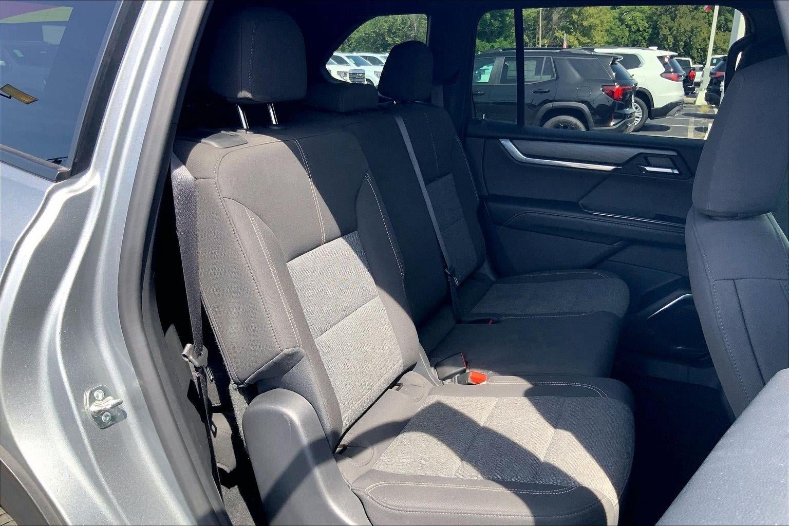 Used 2025 GMC Acadia Elevation FWD image 22
