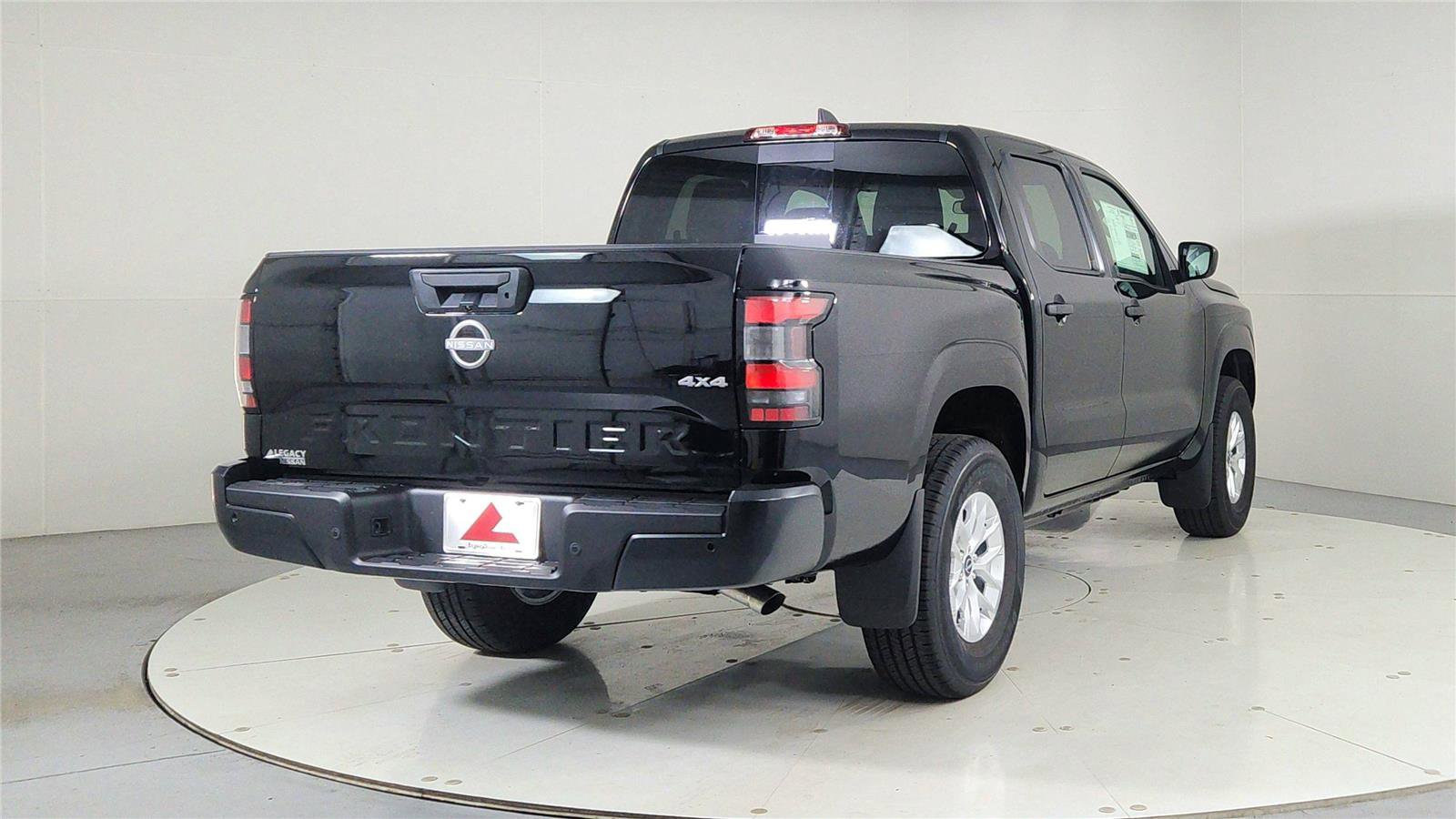 New 2026 Nissan Frontier 4x4 Crew Cab image 6
