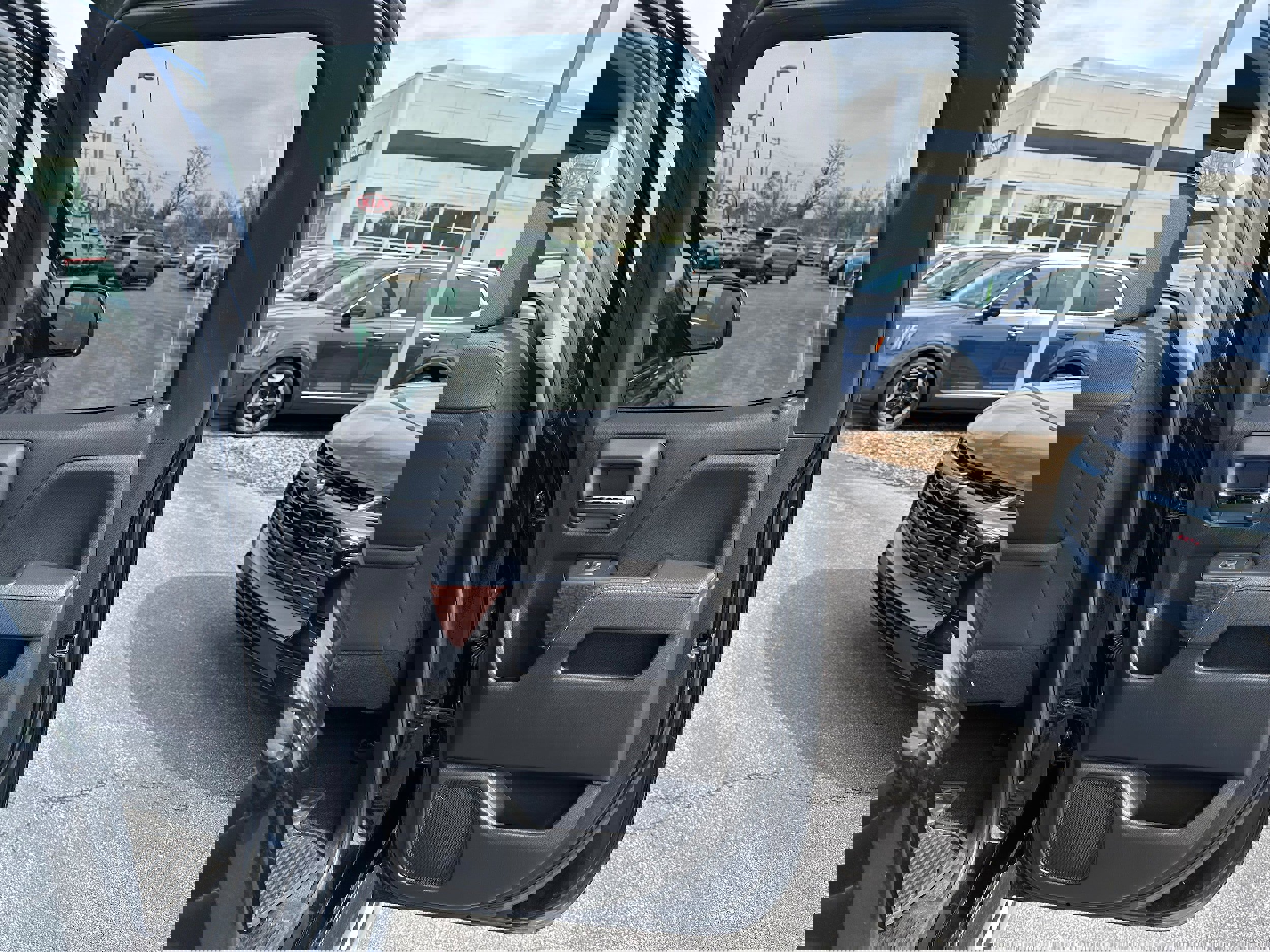 Used 2017 GMC Sierra 1500 SLE w/ SLE Value Package image 14