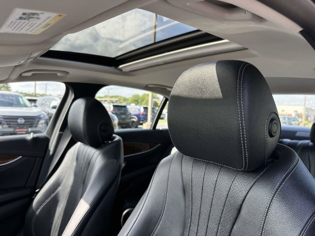 Used 2018 Mercedes-Benz E 300 4MATIC image 2