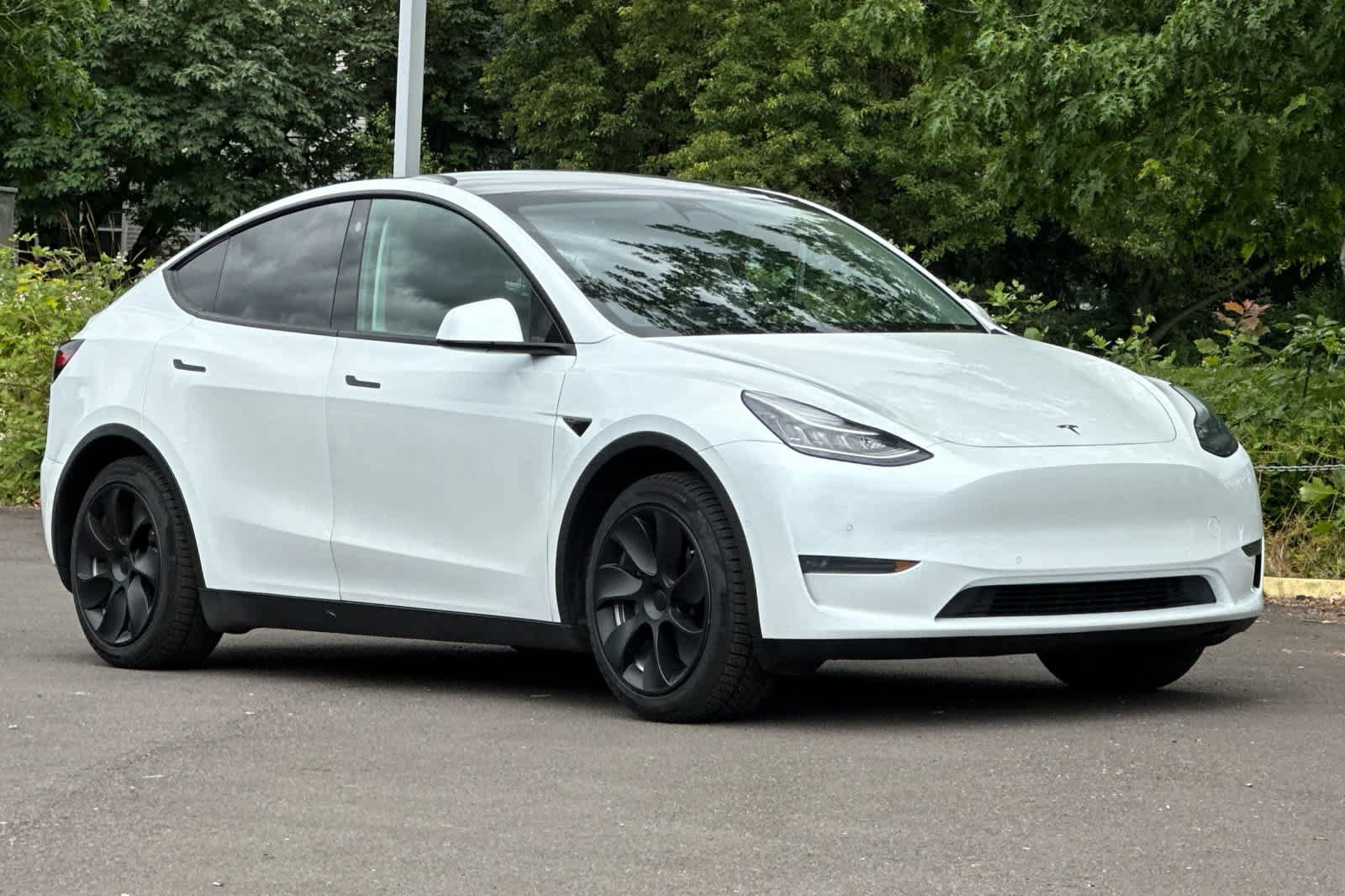Used 2021 Tesla Model Y Long Range AWD/4WD image 9
