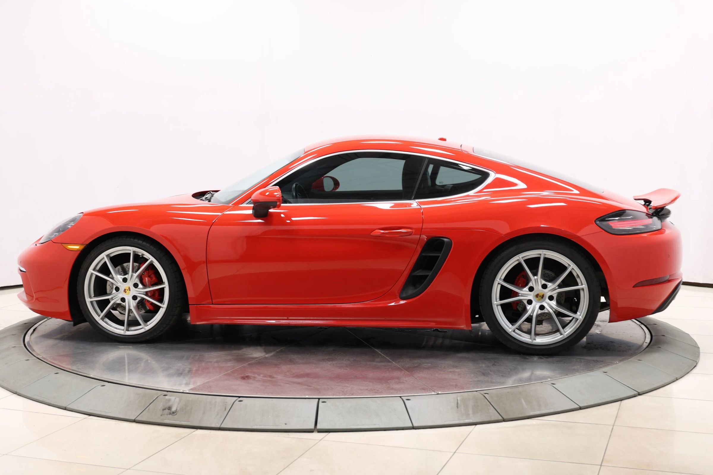 Used 2017 Porsche 718 Cayman S image 9