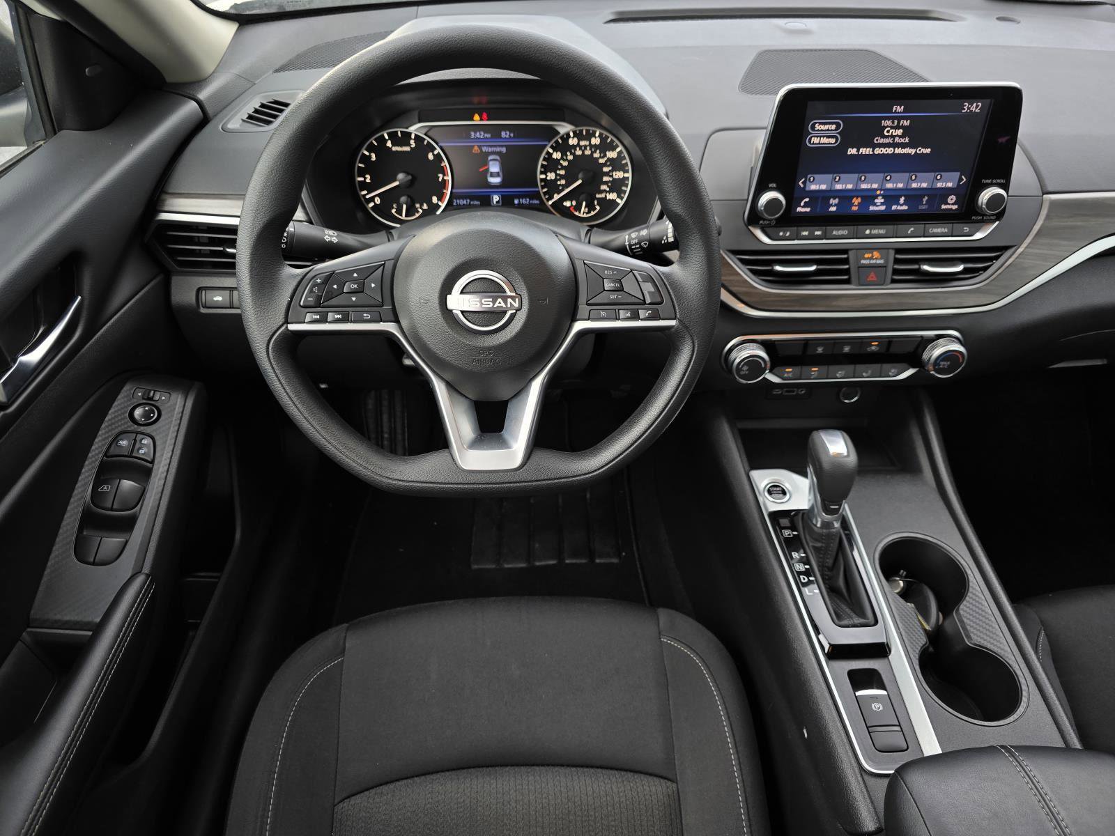 Used 2025 Nissan Altima 2.5 SV AWD/4WD image 10