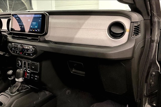 Used 2024 Jeep Wrangler Sport AWD/4WD image 19