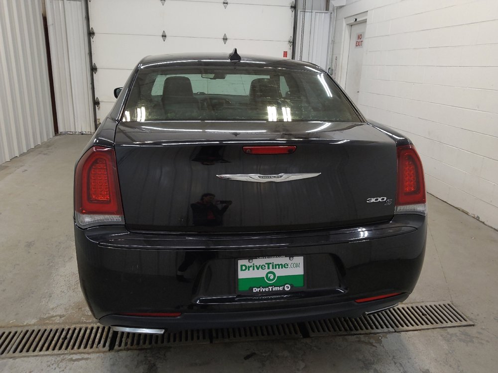 Used 2017 Chrysler 300 S image 6