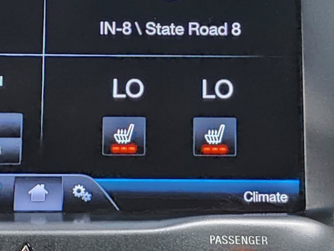 Used 2015 Ford Explorer XLT w/ Equipment Group 202A AWD/4WD image 24