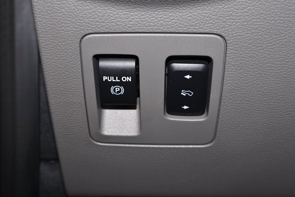 Certified 2018 Ford F150 XLT w/ Equipment Group 302A Luxury image 25