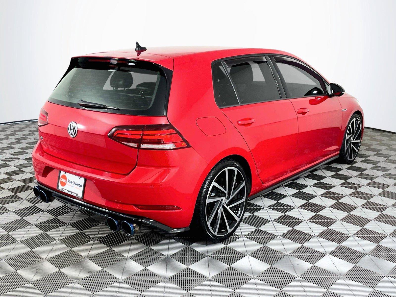Used 2018 Volkswagen Golf 4-Door AWD/4WD image 9