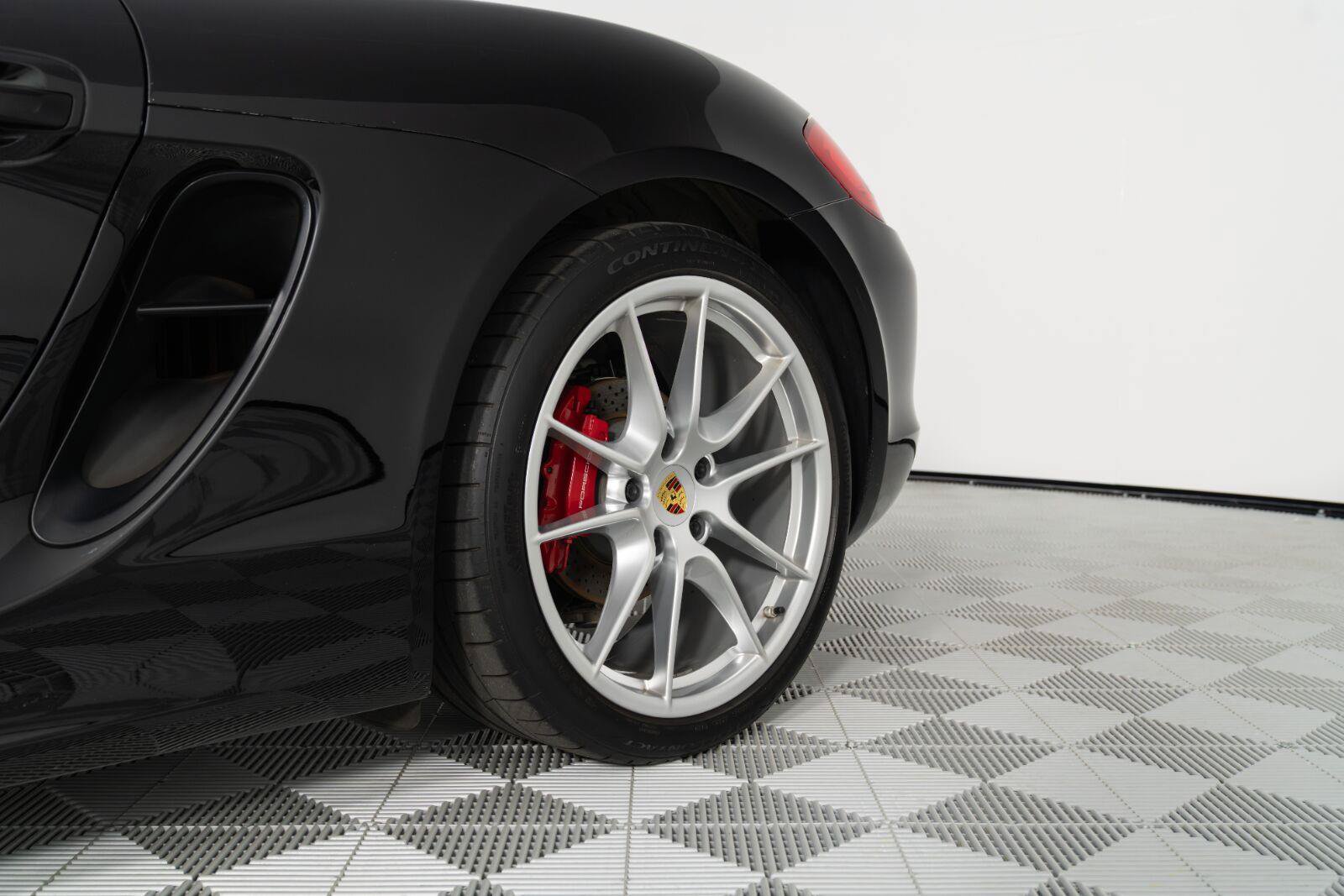 Used 2015 Porsche Boxster S RWD image 19