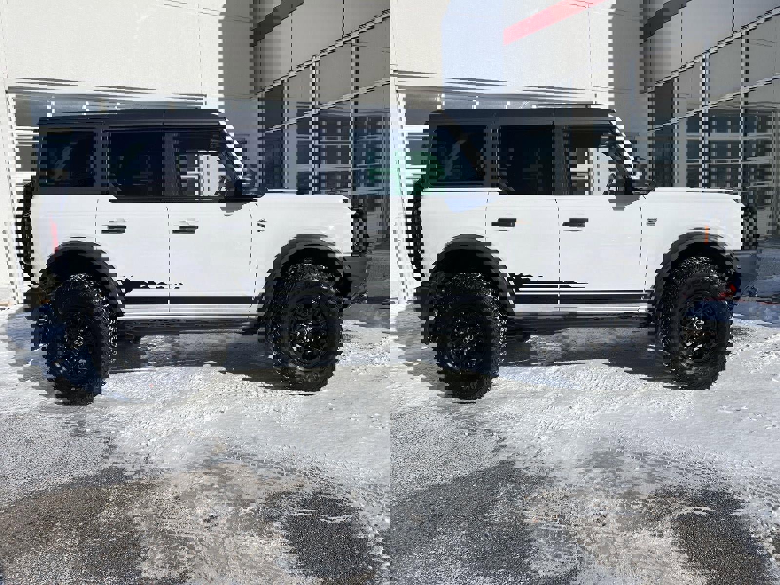 Used 2023 Ford Bronco Wildtrak image 22