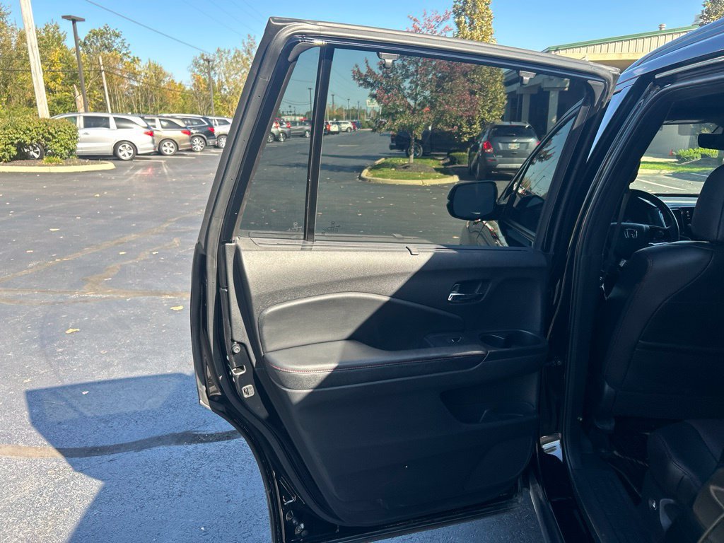 Used 2020 Honda Pilot Black Edition image 30