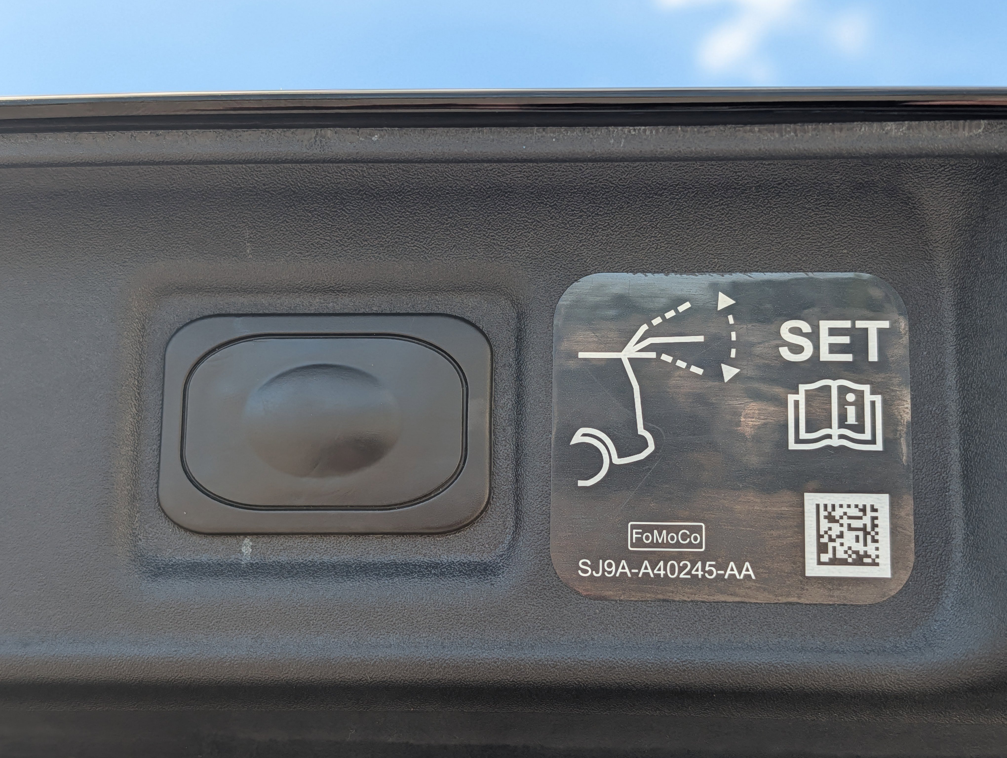 Used 2025 Ford Mustang Mach-E Premium w/ Sport Appearance Package image 14