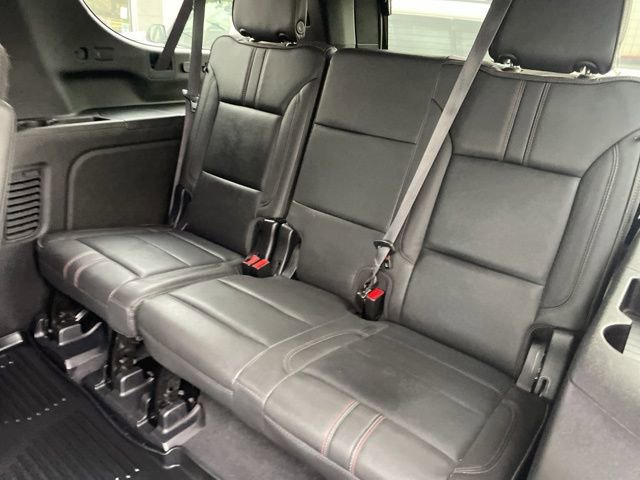 Used 2022 Chevrolet Suburban RST w/ Sport Performance Package image 7