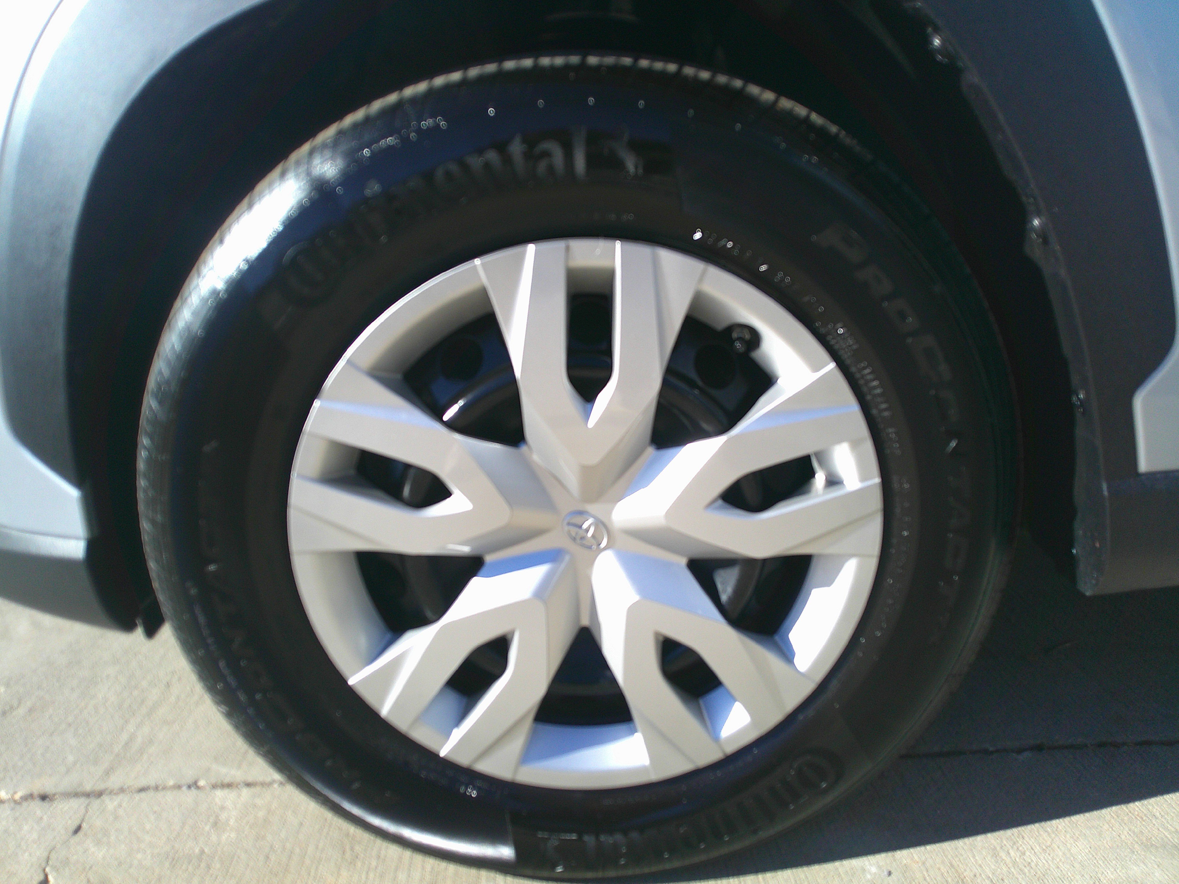 Used 2025 Toyota Corolla Cross L image 16