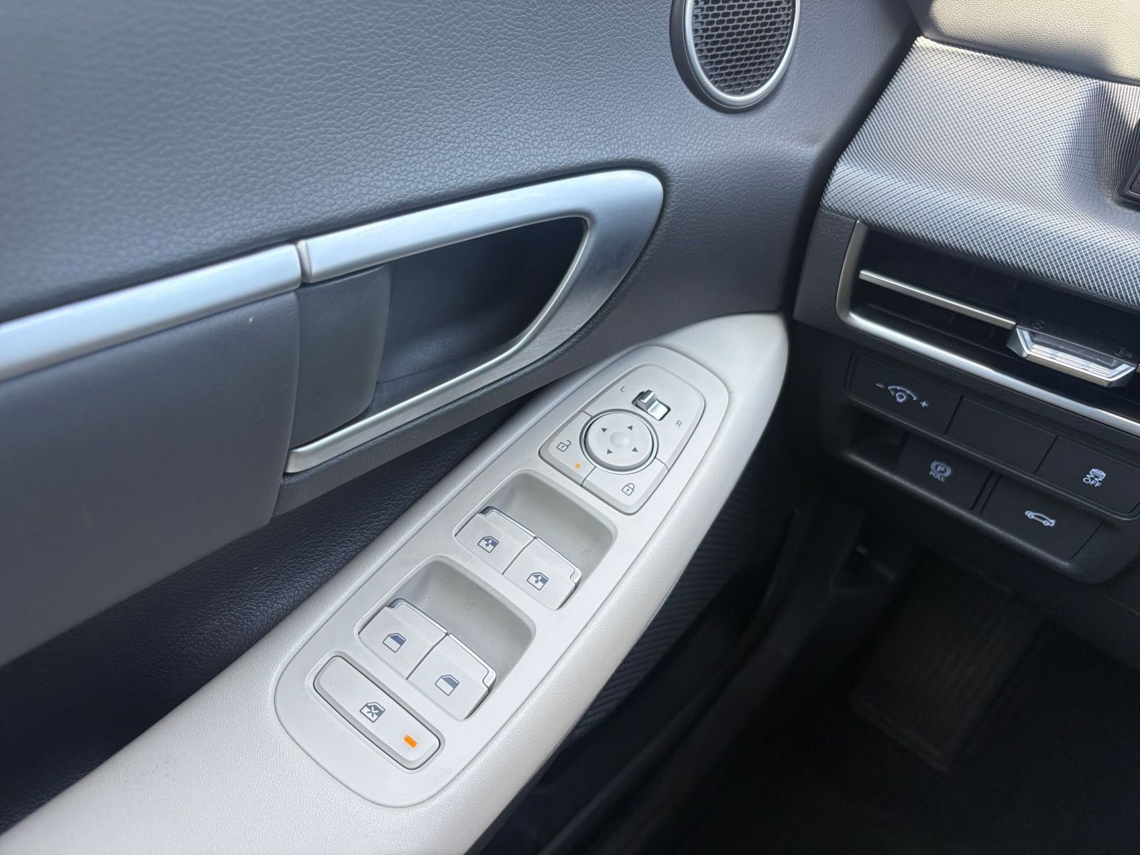 Used 2025 Hyundai Sonata SEL image 18